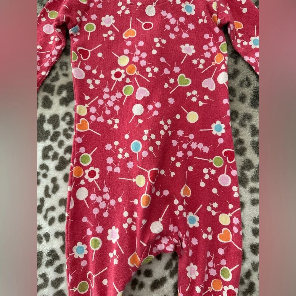 2007 babyGap Floral One Piece Footed Sleepwear in Pink Size 6-12 Months
